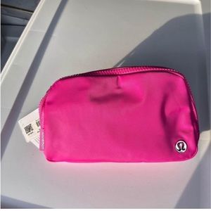 SONIC PINK EVERYWHERE BELT BAG
